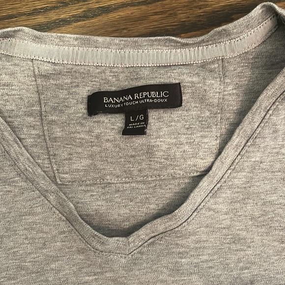 Banana Republic Men’s gray t-shirt 100% cotton size L - Picture 2 of 3